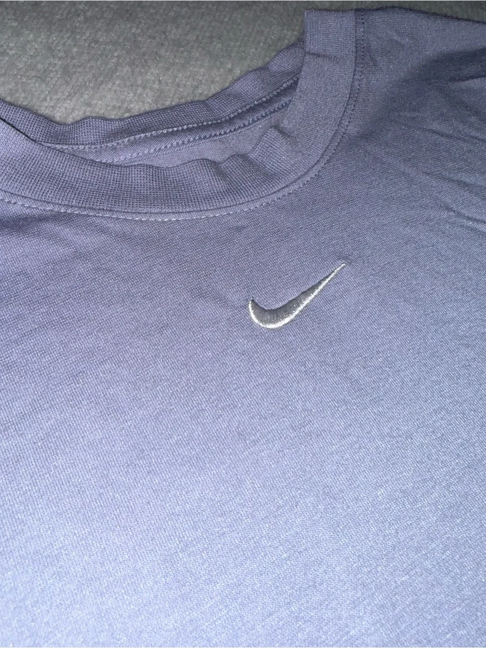 Nike The Nike Tee Slim Fit T-Shirt - Light Lavender
